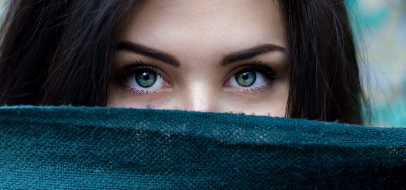 These Three Tips Will Banish Dark Circles And Brighten Your Eyes!