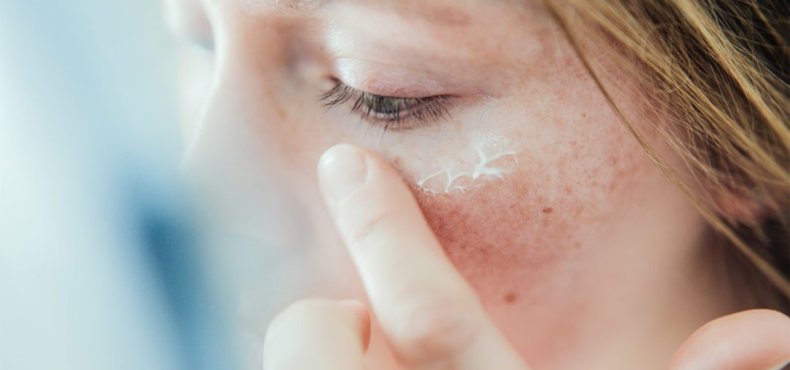 Here Are The Most Common Sunscreen Mistakes You’re Making